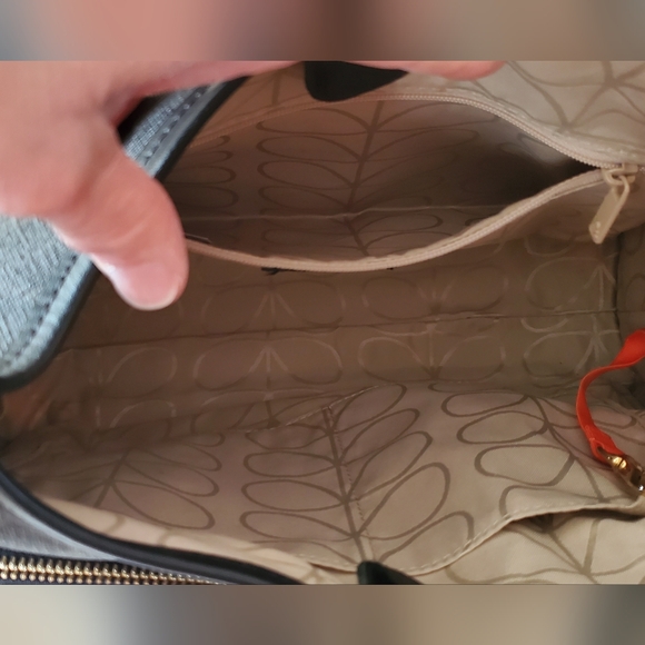 💕Orla Kiely Midi Crossbody In FLOWER TILE CHARCOAL (ULTRA RARE PRINT)💕 - Picture 8 of 12